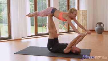 FitnessRooms - Cristal Caitlin - Group Yoga Class Ends In Creampie
