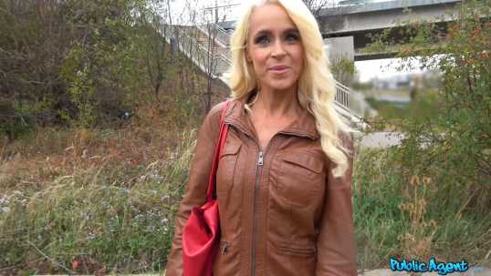 PublicAgent - Sophie Logan - Tattooed busty German blonde MILF