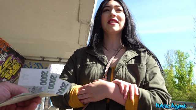 PublicAgent - Cash Tempts Busty American Amilia Onyx To Fuck